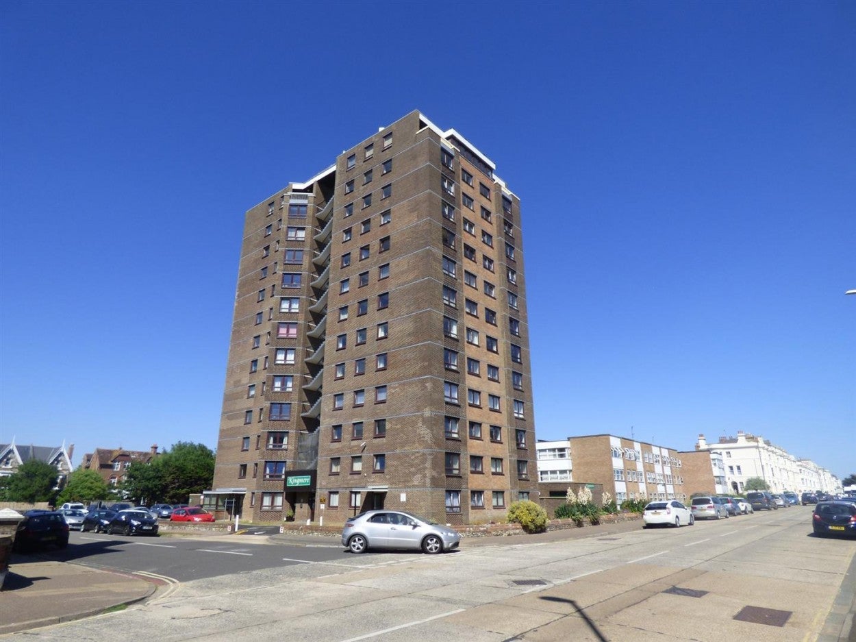 Flat Beach Crescent in Arun