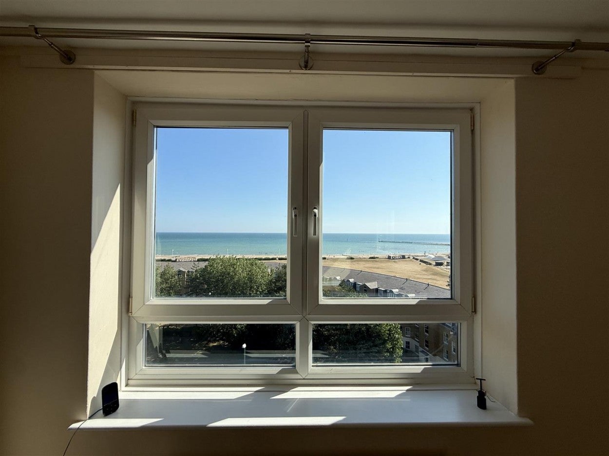 Flat Beach Crescent in Arun