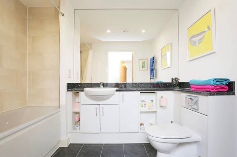 Room Cornmill Lane in Greater London