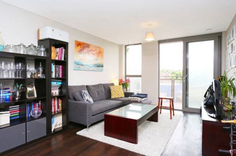Room Cornmill Lane in Greater London