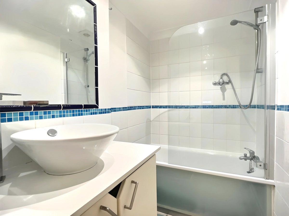Flat Avonmore Road in Greater London