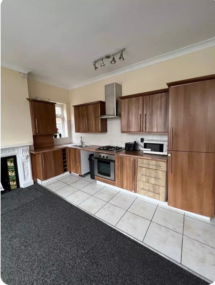 Flat Carholme Road in Greater London