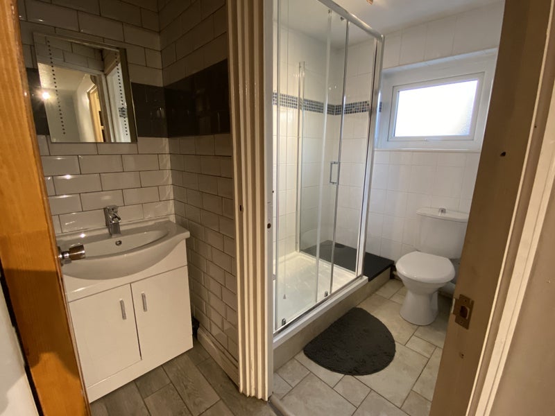 Room Dufford Walk in Manchester