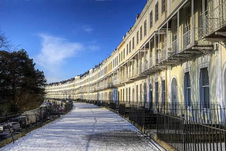 Flat Albert Crescent in Bristol