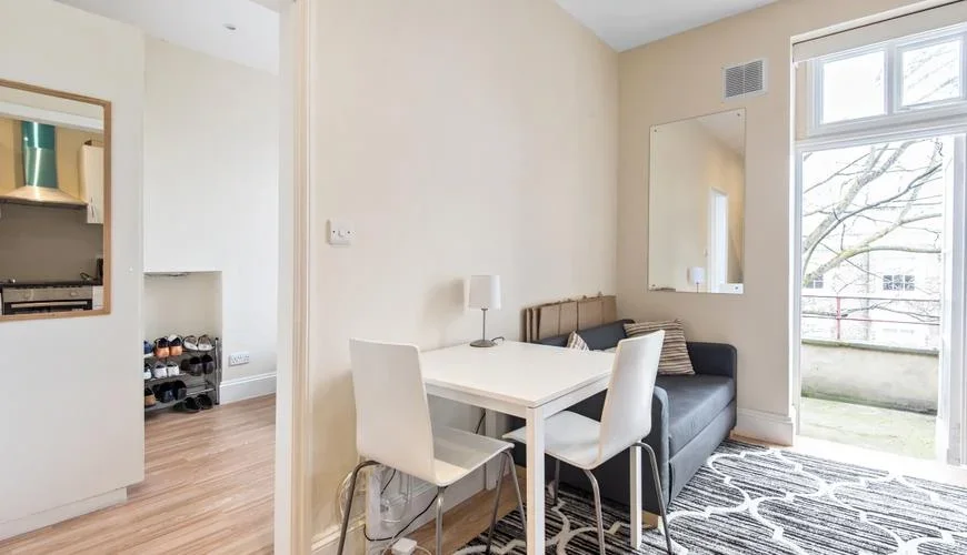 Flat Oakley Street in Greater London