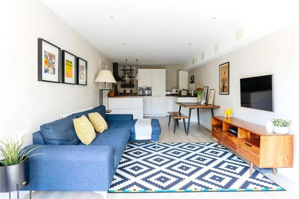Flat Arcadia Avenue in Greater London