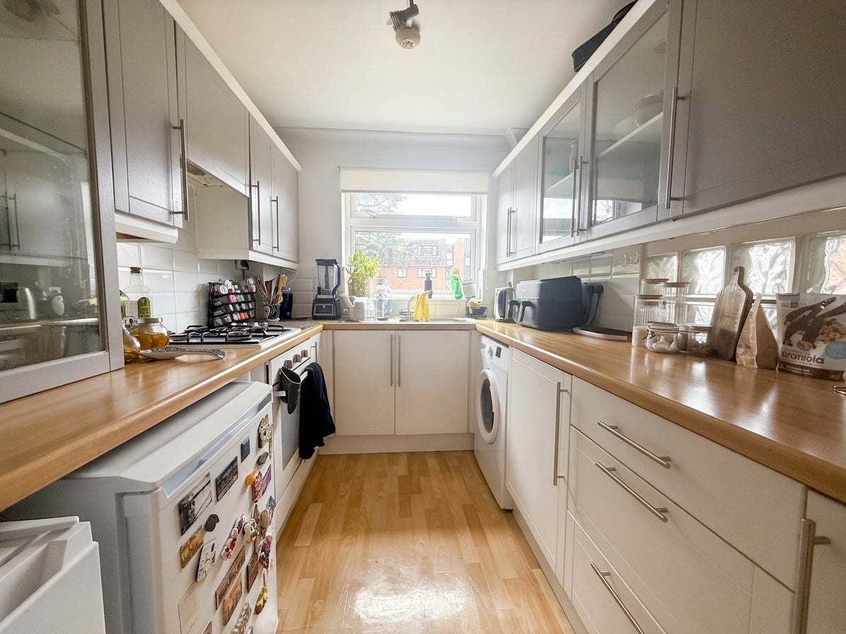 Flat Bromley Road in Greater London