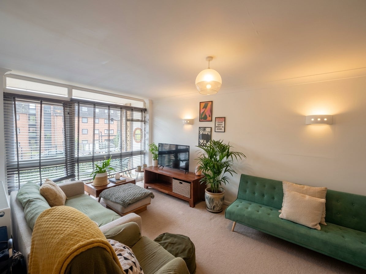 Flat Bromley Road in Greater London