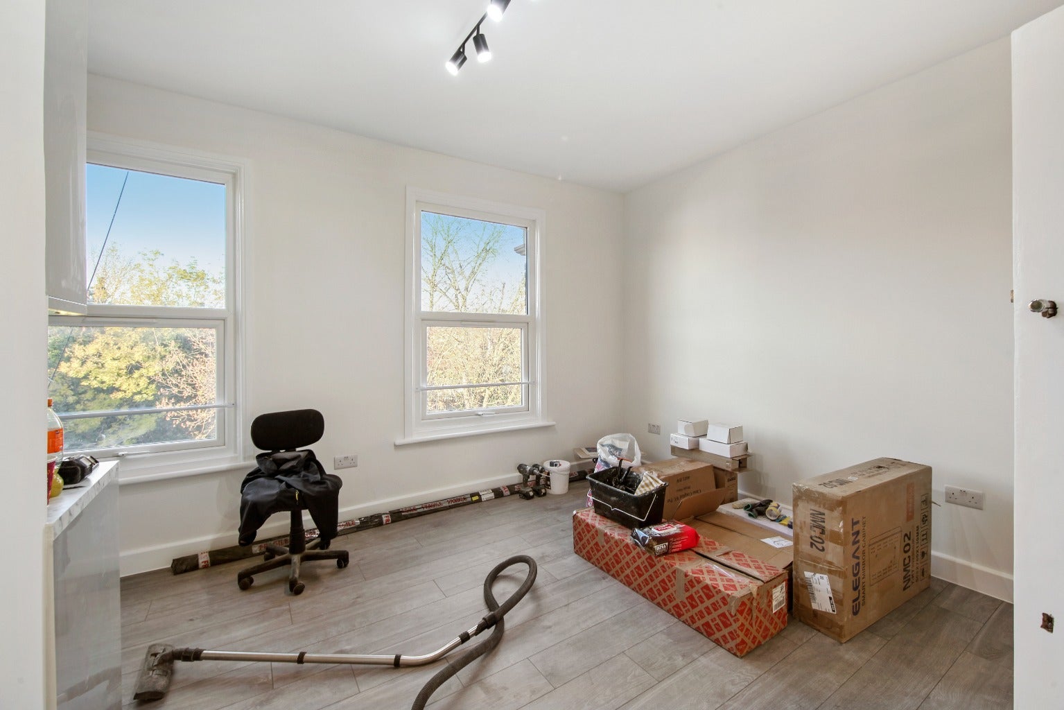 Flat Iverson Road in Greater London