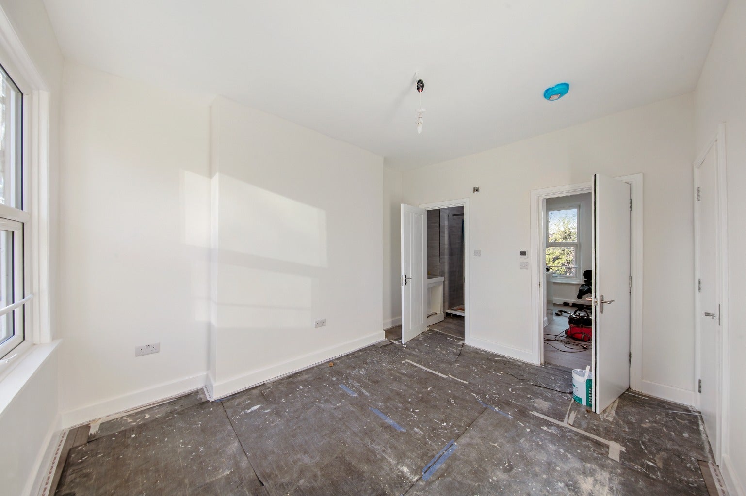 Flat Iverson Road in Greater London