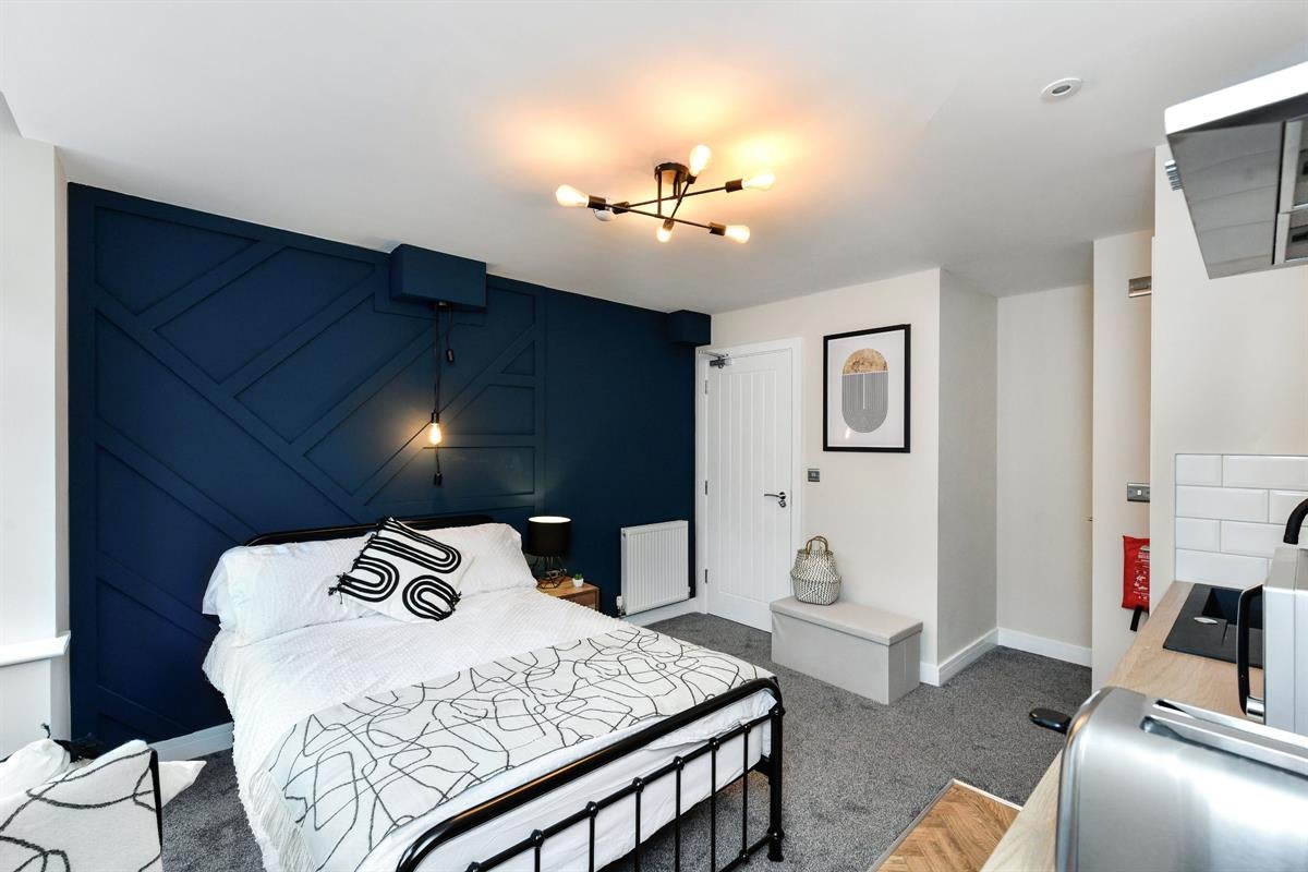 Room Mayfield Road in Nottingham