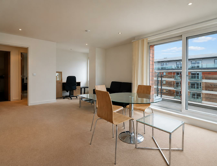 Flat Bennett's Yard in Greater London
