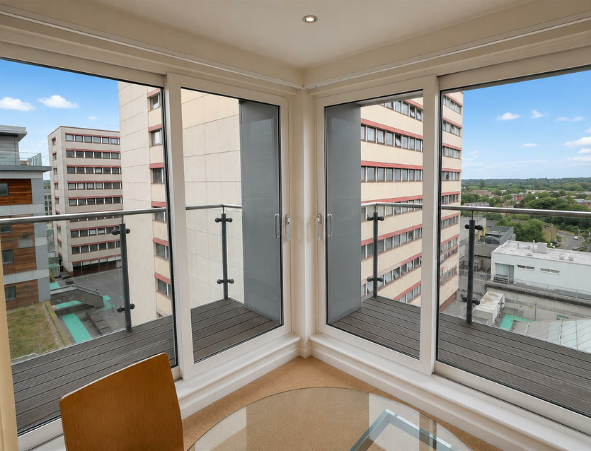 Flat Bennett's Yard in Greater London