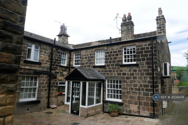 Flat Hutchinson's Place in Leeds