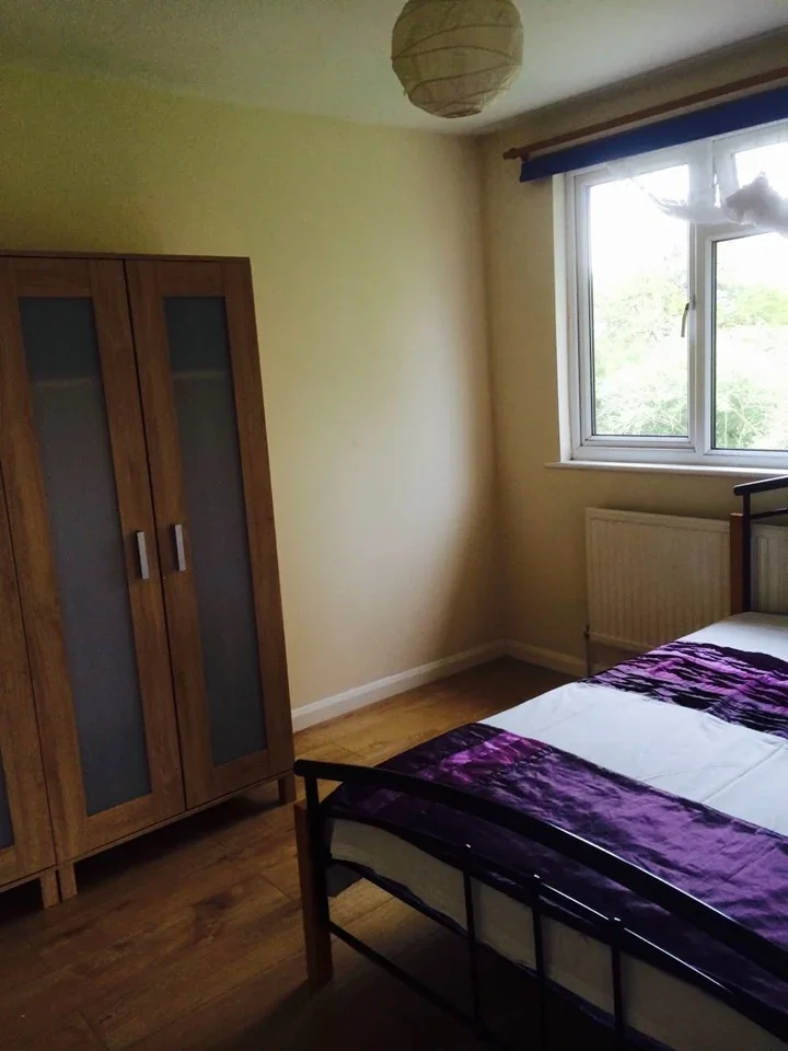 Room Colchester Road in Greater London