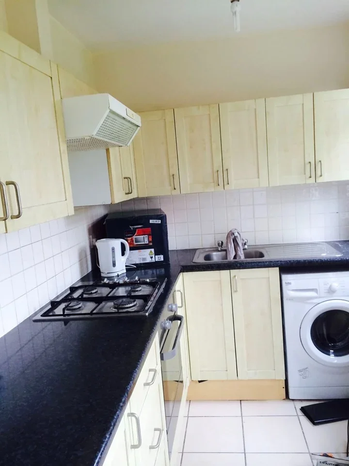 Room Colchester Road in Greater London