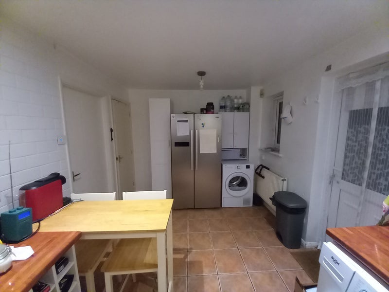 Room Meadowview Road in Greater London