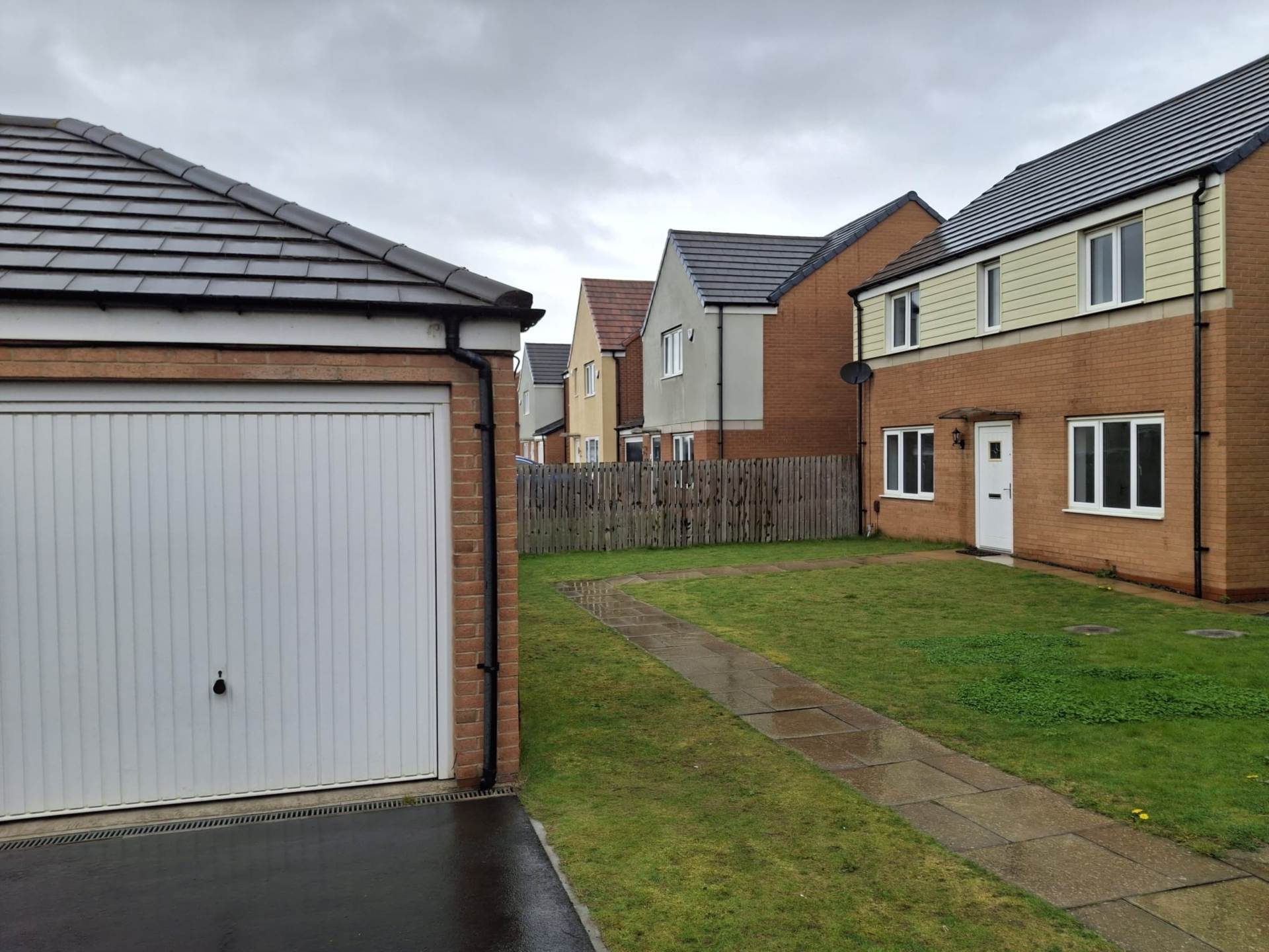House Topaz Close in Hartlepool