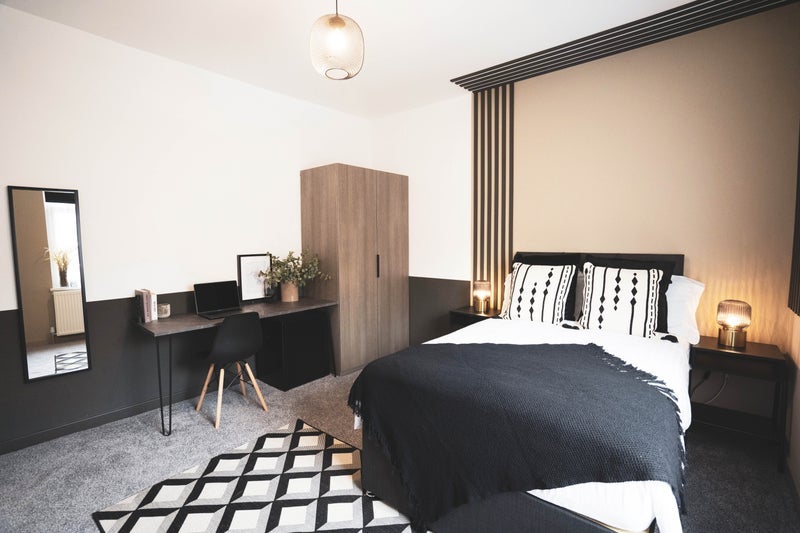 Room St Clair Street in Wakefield