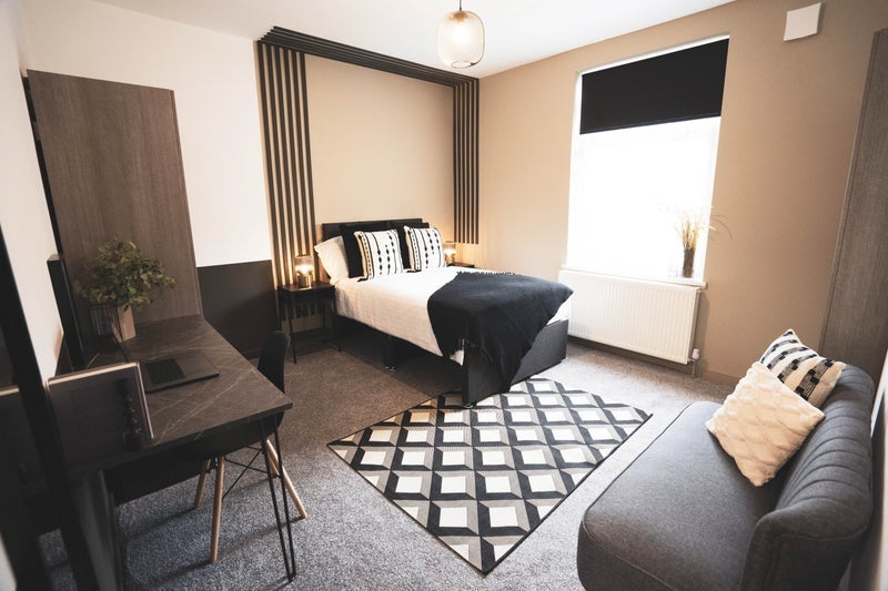 Room St Clair Street in Wakefield