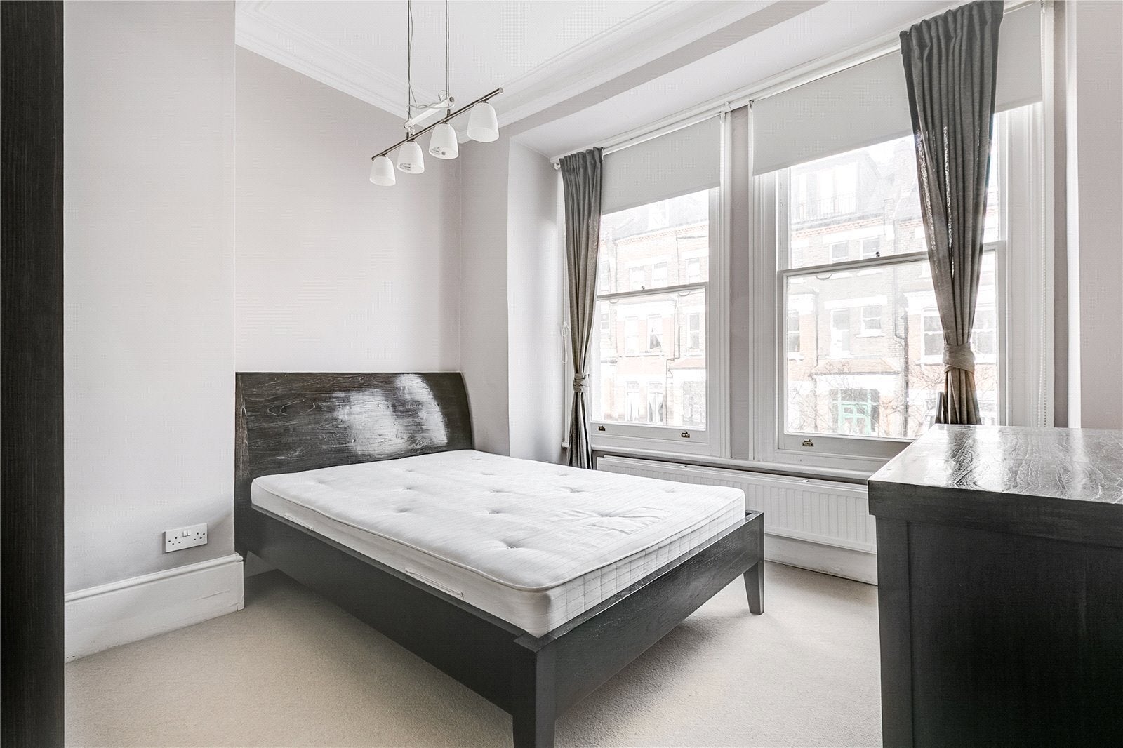 Flat Carlingford Road in Greater London