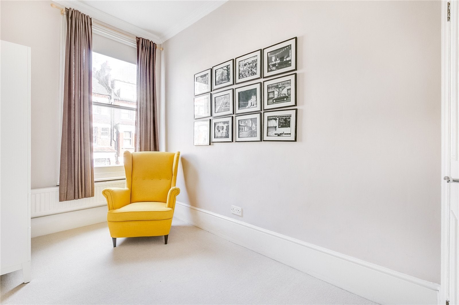 Flat Carlingford Road in Greater London