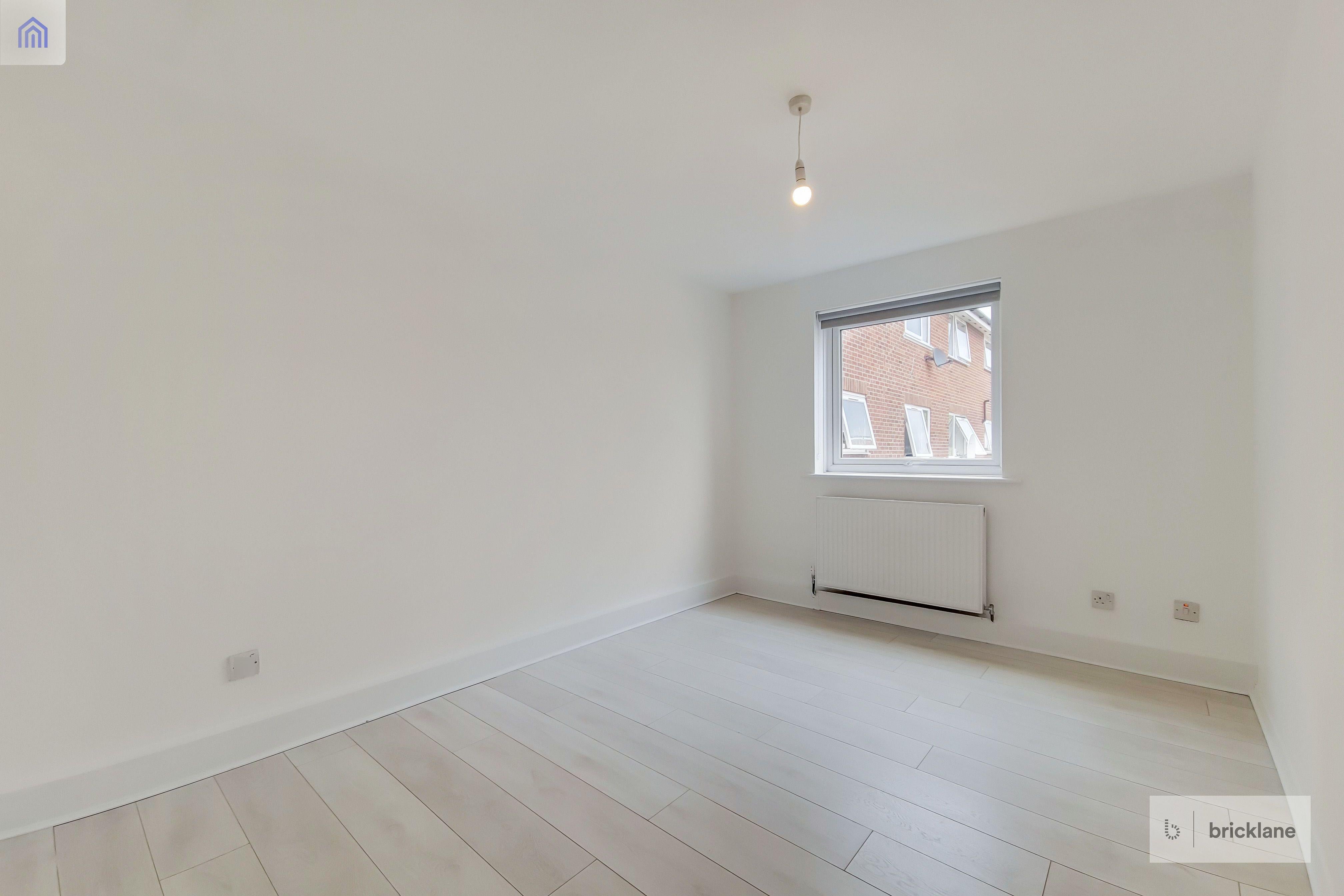 Flat Gurney Close in Greater London