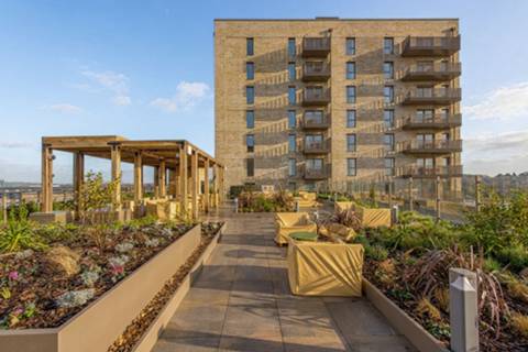 Flat East Drive in Greater London