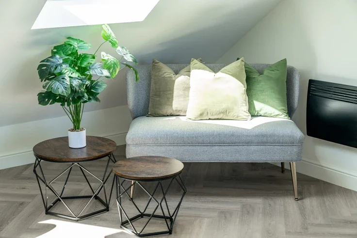 Room Woodmansterne Road in Greater London