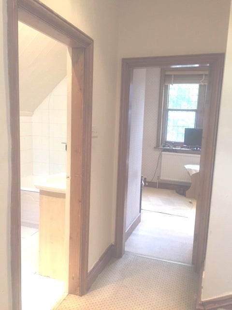 Room Hendon Avenue in Greater London