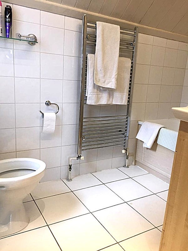 Room Hendon Avenue in Greater London