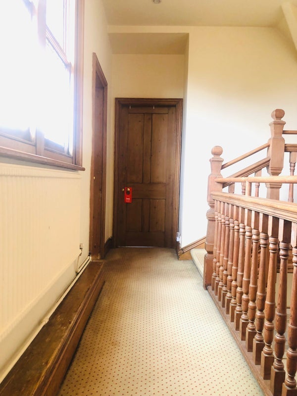 Room Hendon Avenue in Greater London