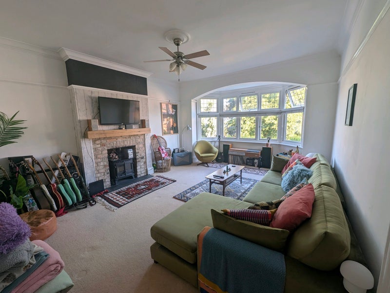 Room Glen Road in Bournemouth