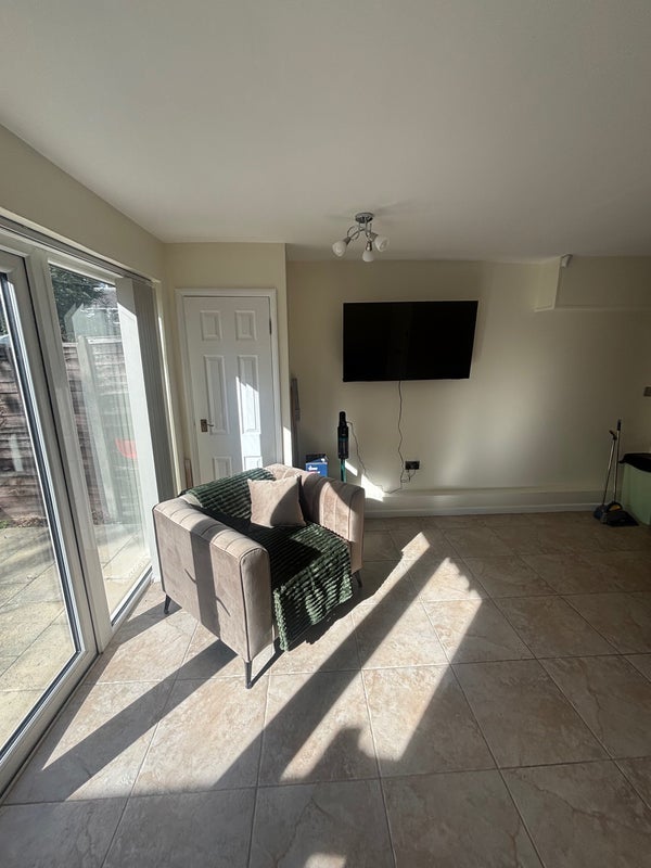 Room Ainsdale Gardens in Birmingham