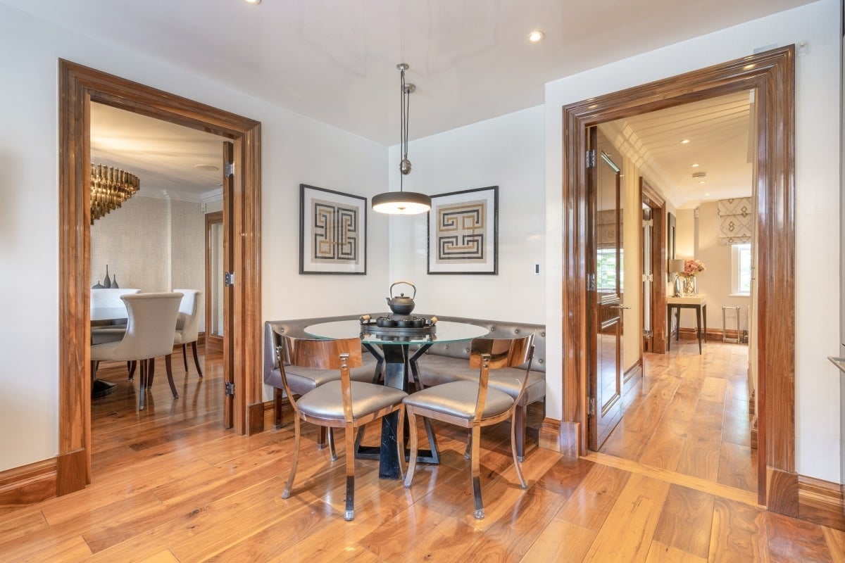 Flat Grosvenor Hill in City of Westminster