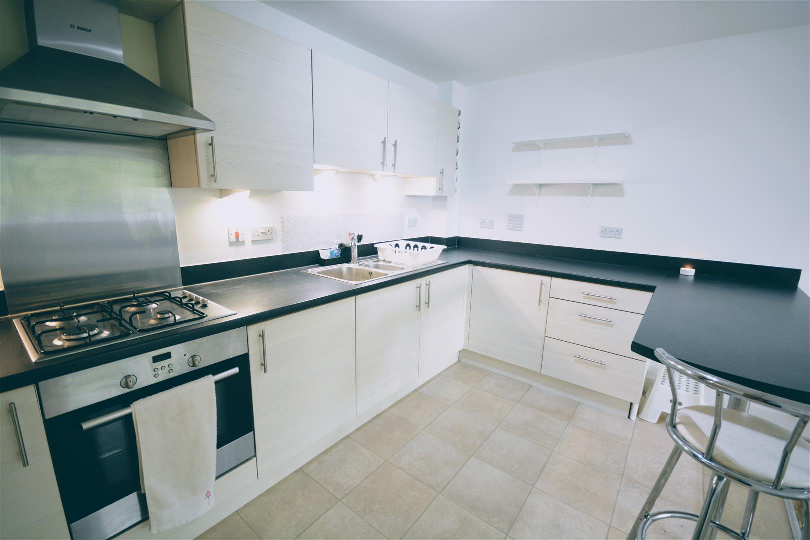 Flat Dalmeny Way in Epsom and Ewell