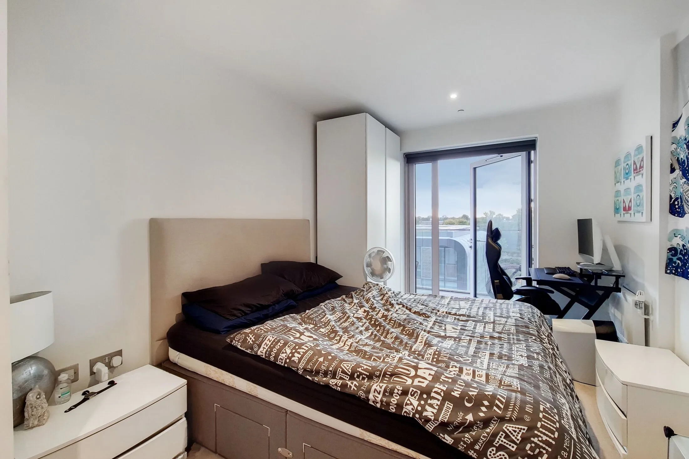 Flat Love Lane in Greater London