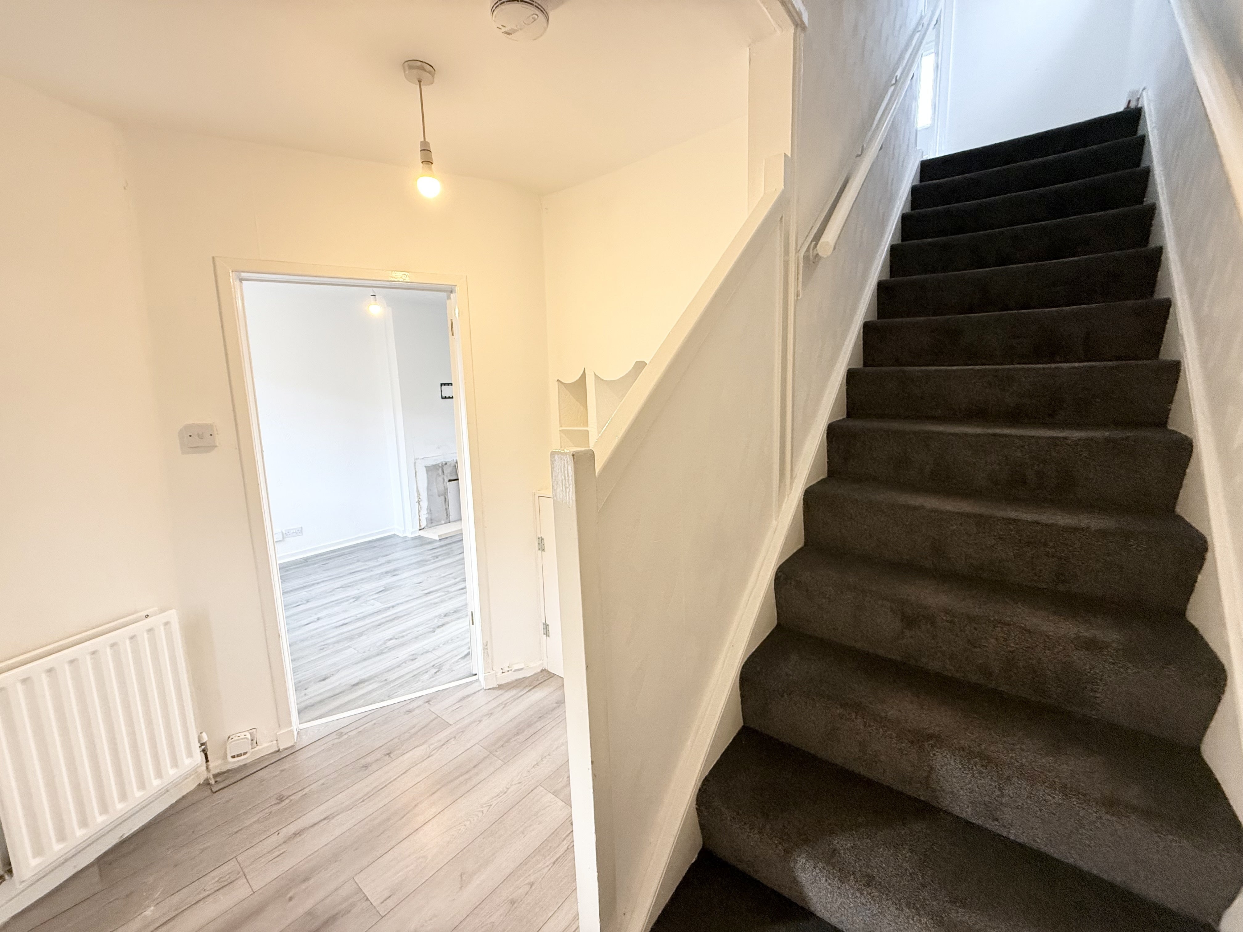 Flat North Dryburgh Road in Wishaw