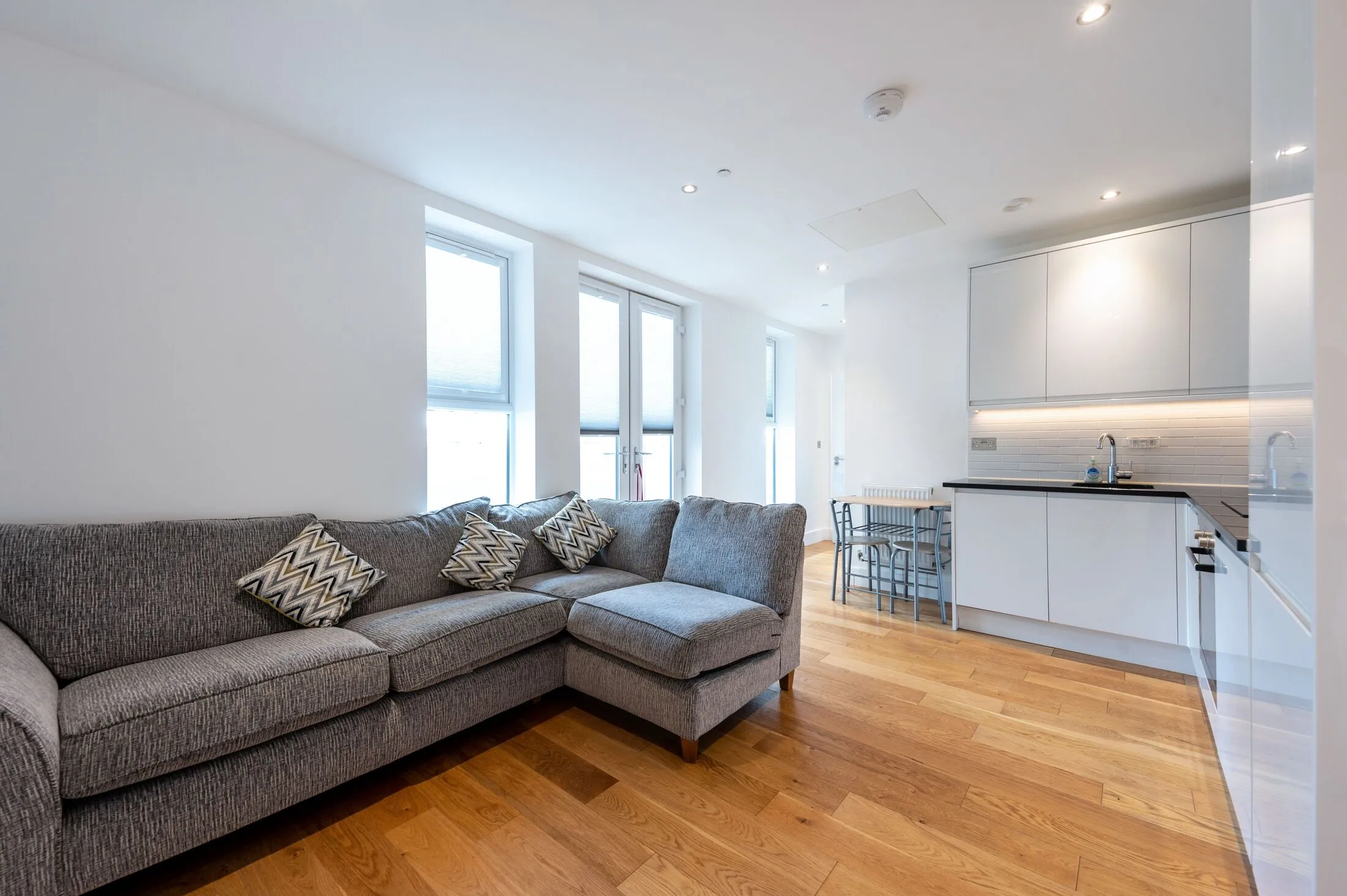 Flat Sutton Court Road in Greater London