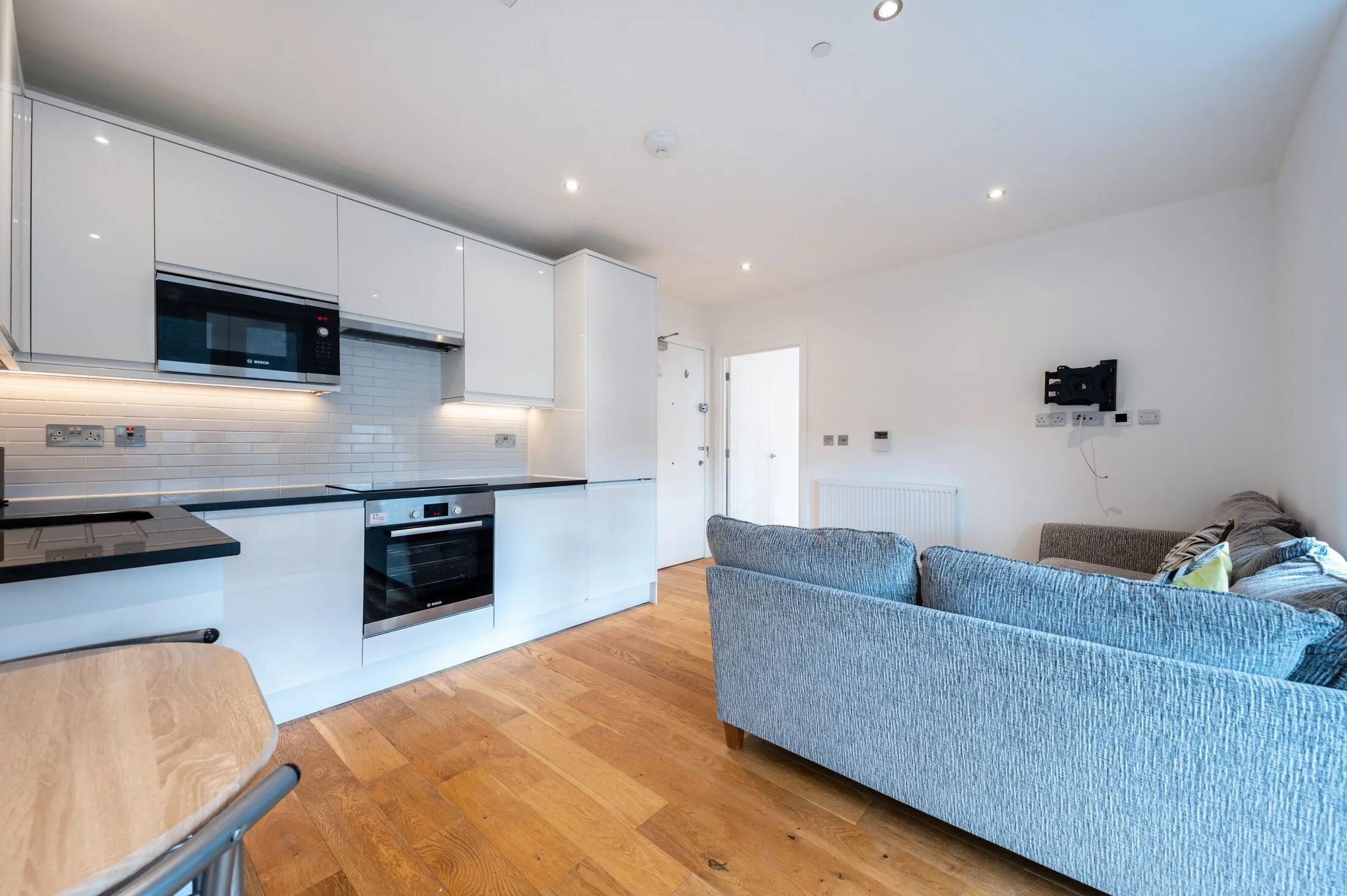 Flat Sutton Court Road in Greater London