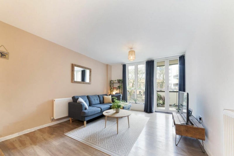 Room Nellie Cressall Way in Greater London