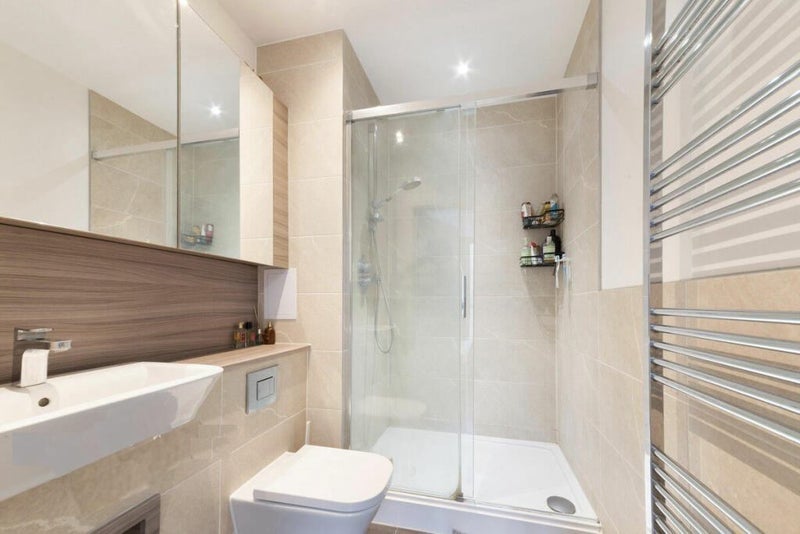 Room Nellie Cressall Way in Greater London