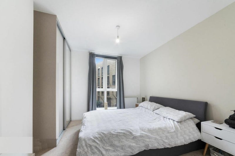 Room Nellie Cressall Way in Greater London