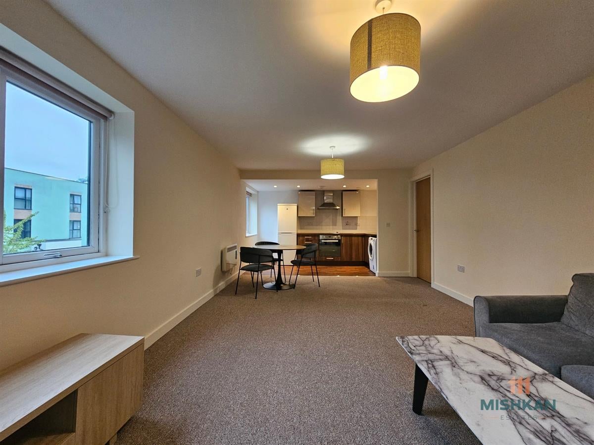Flat Colman Gardens in Salford