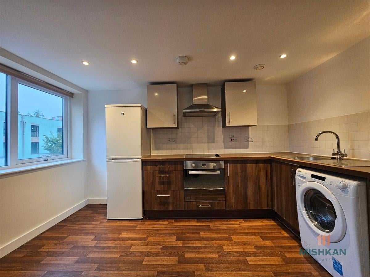Flat Colman Gardens in Salford