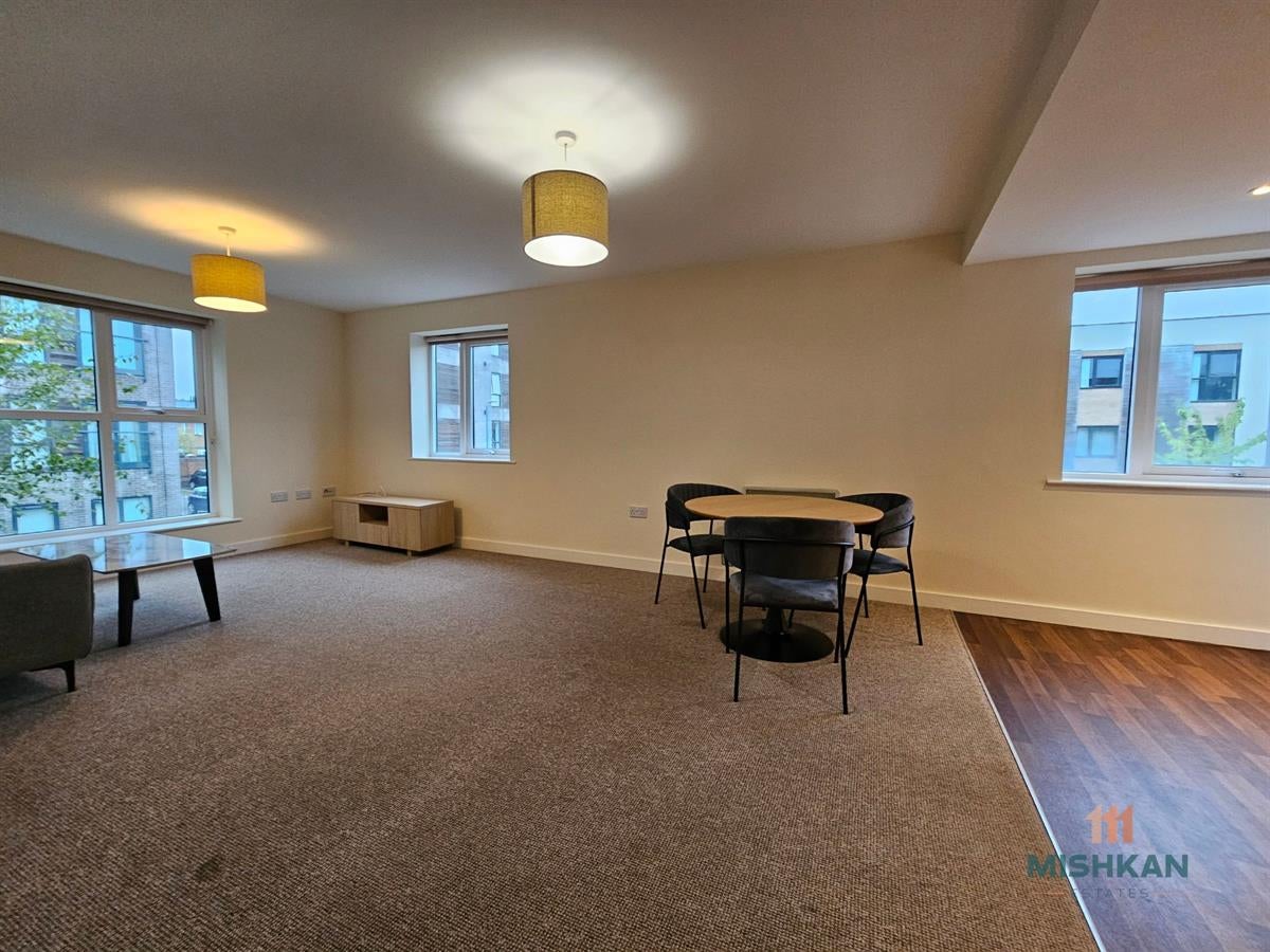 Flat Colman Gardens in Salford