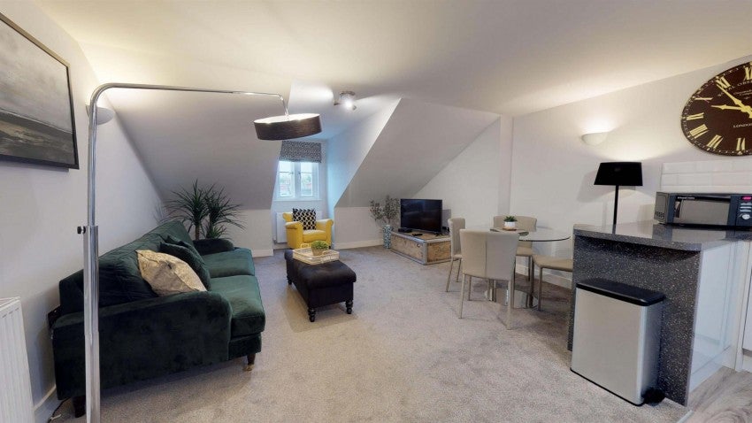 Flat Binswood Avenue in Royal Leamington Spa