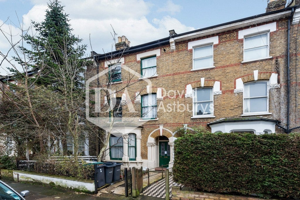 Room Palace Road in Greater London