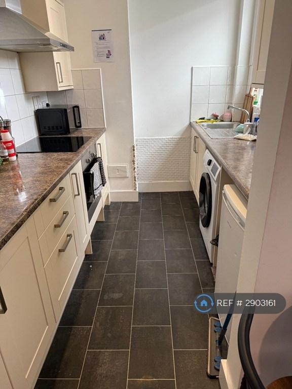 Room Holmewood Road in Tunbridge Wells
