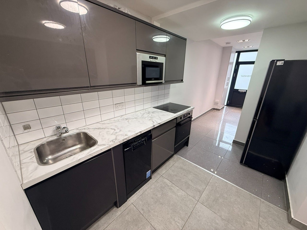 Flat Grafton Road in Greater London